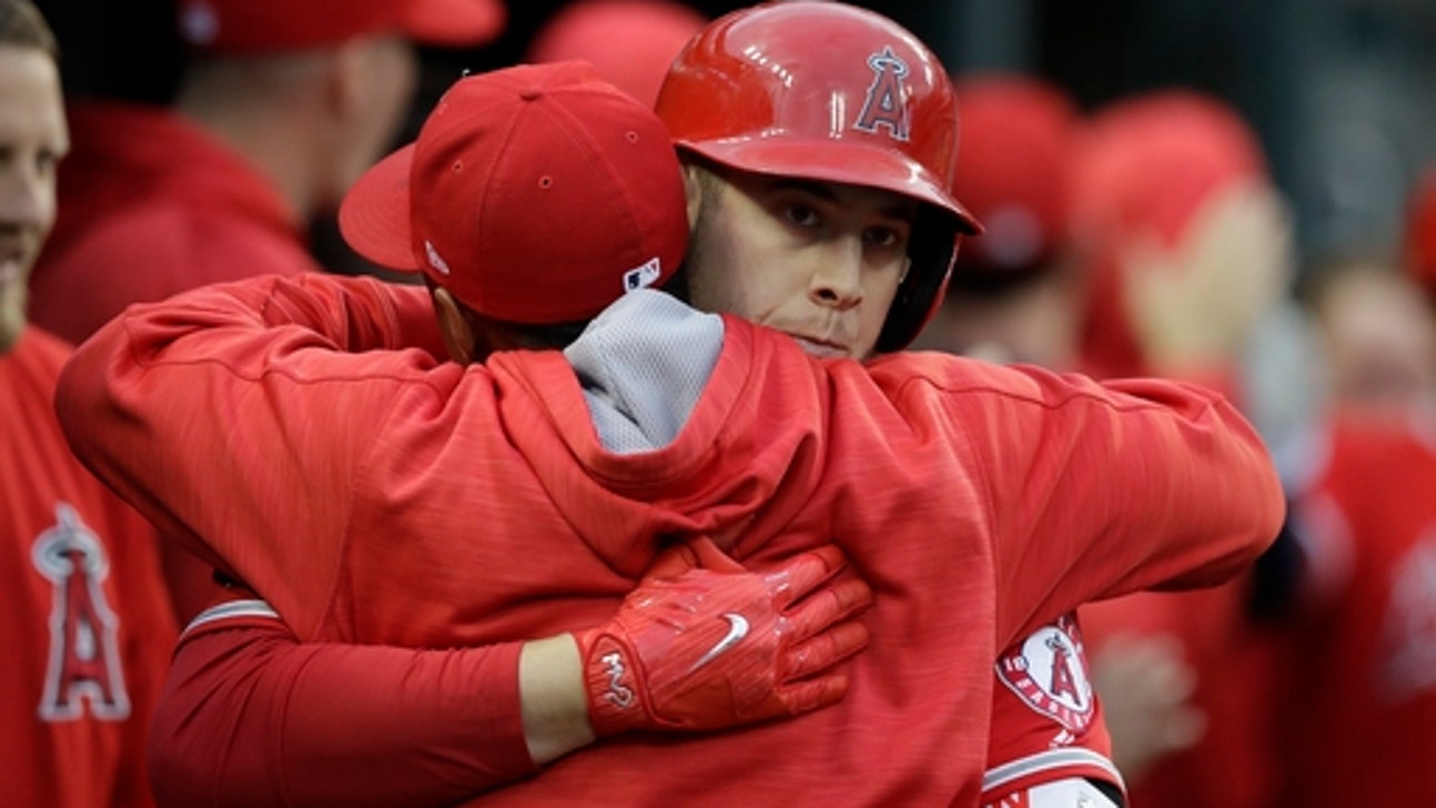 Cron and Calhoun homer to lead Angels past Tigers (Jun 06, 2017)