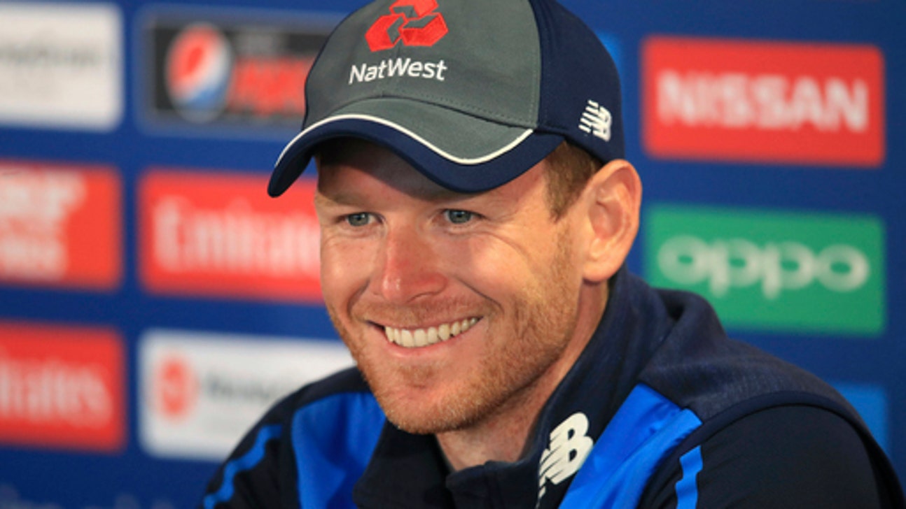 England wins toss, bowls 1st against Australia