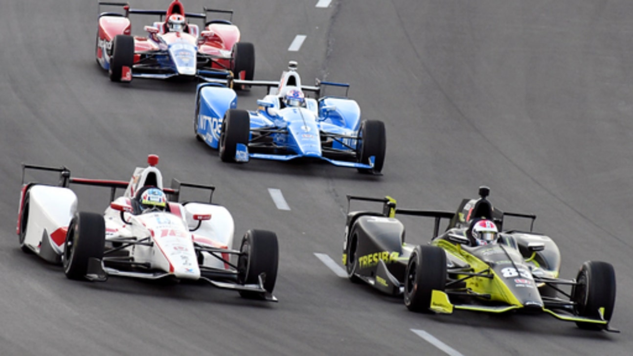 IndyCar race at Texas red-flagged after big crash