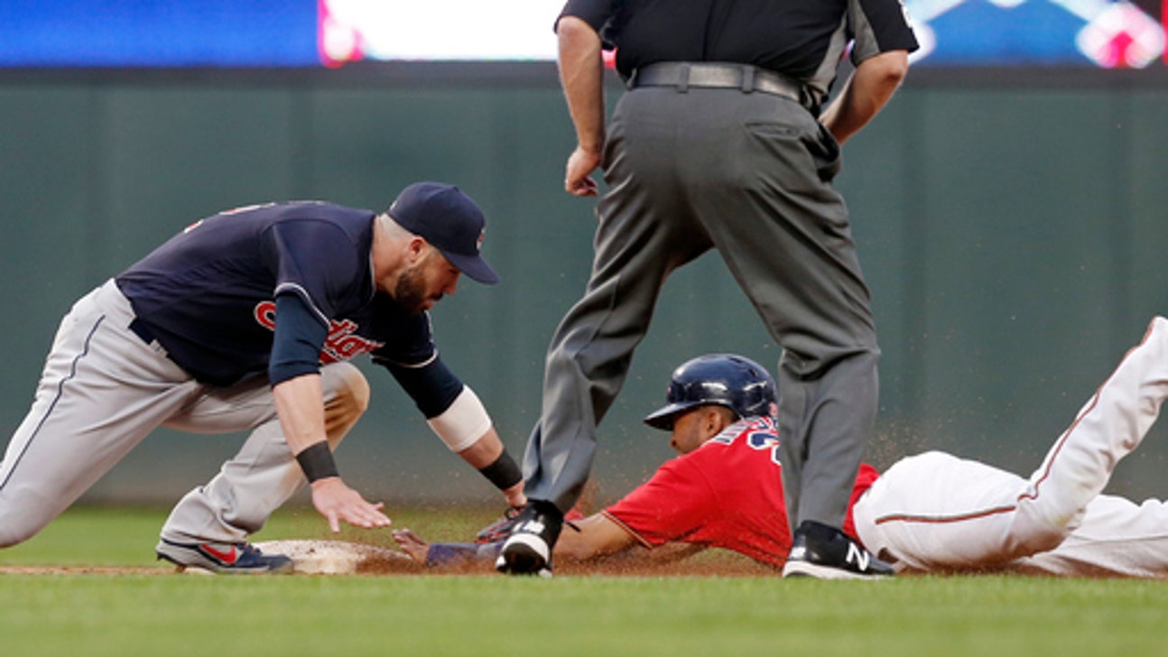 Carrasco shines, Encarnacion homers, Indians beat Twins 8-1 (Jun 16, 2017)