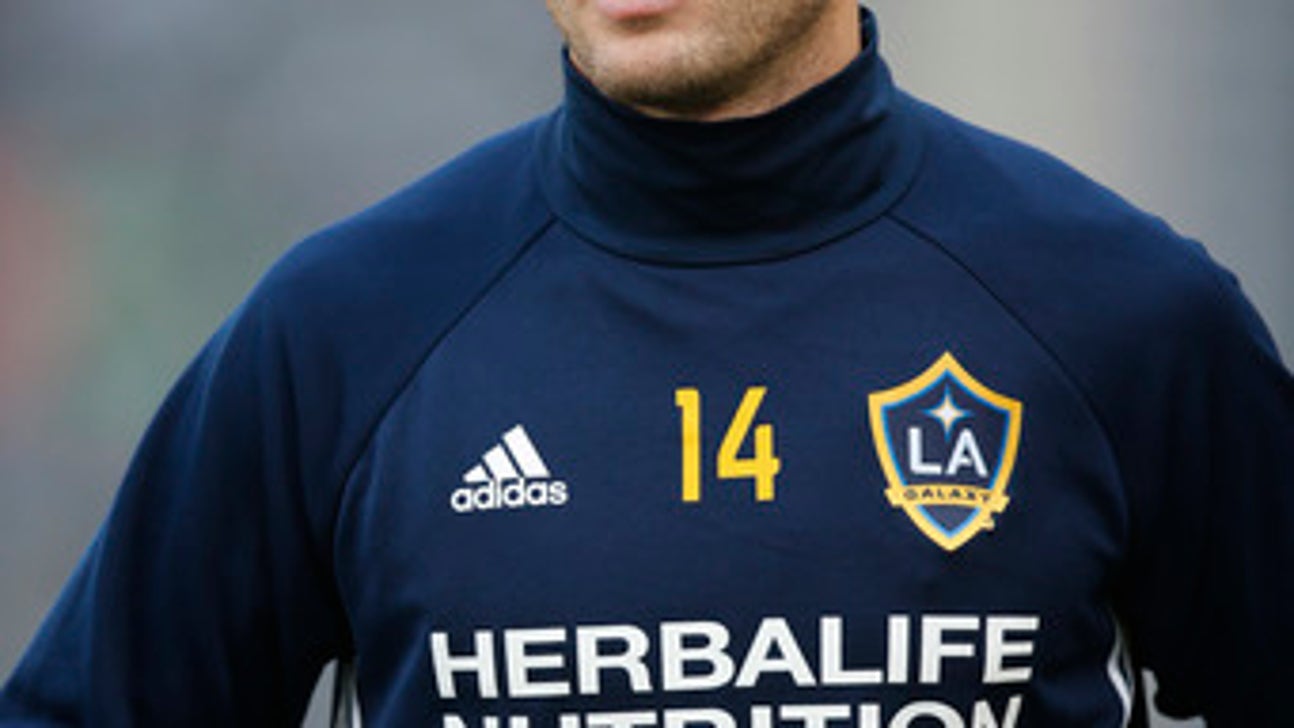 LA Galaxy bolster defense with Dutch right back Van Anholt