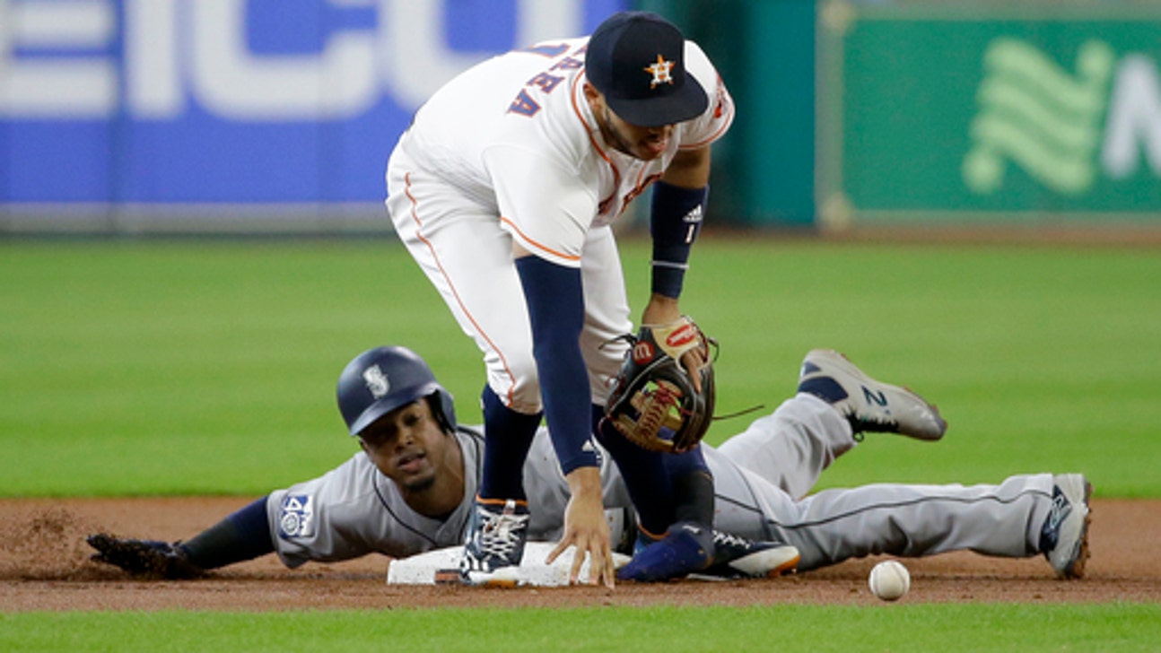 Astros put shortstop Correa on 10-day DL with thumb injury