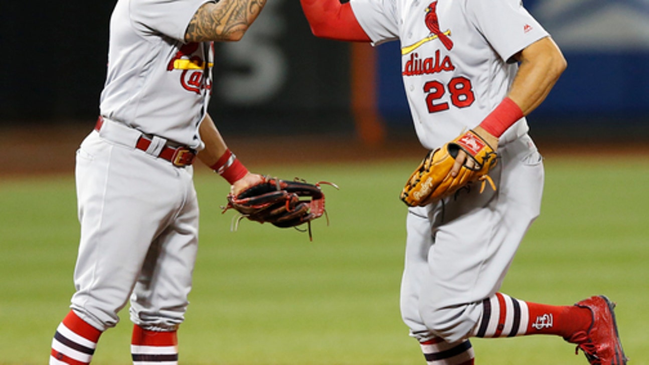 DeJong decks Mets again, Wainwright leads Cards to 6-3 win (Jul 17, 2017)