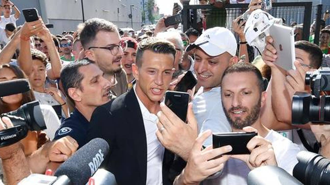Bernardeschi nears 40 million euro transfer to Juventus