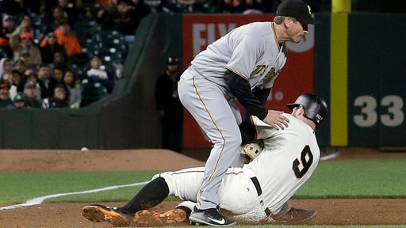 McCutchen's three-run homer powers Pirates past Giants 10-3 (Jul 24, 2017)