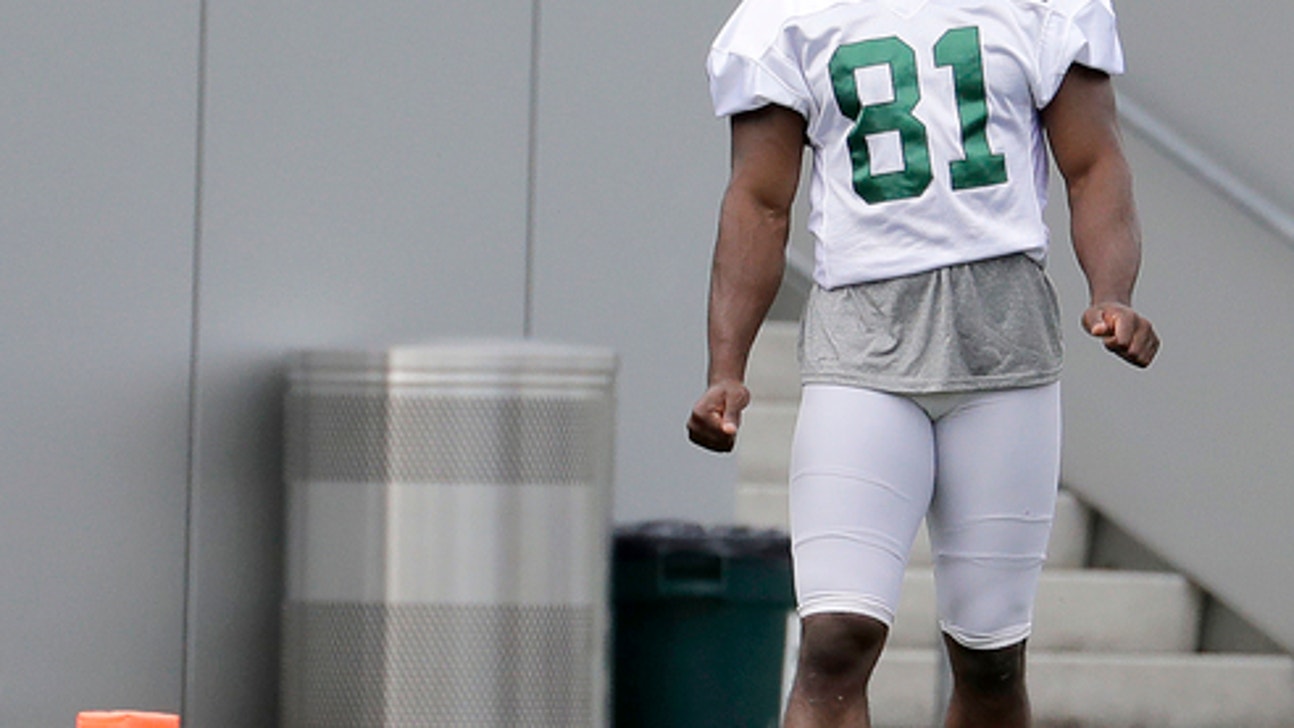 Jets receiver Enunwa injures neck during MetLife practice