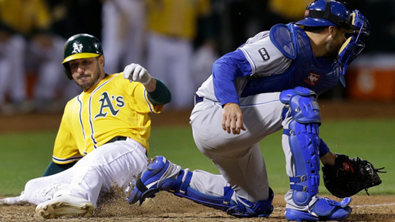 Joyce's 3-run double rallies A's past Royals 10-8 (Aug 15, 2017)