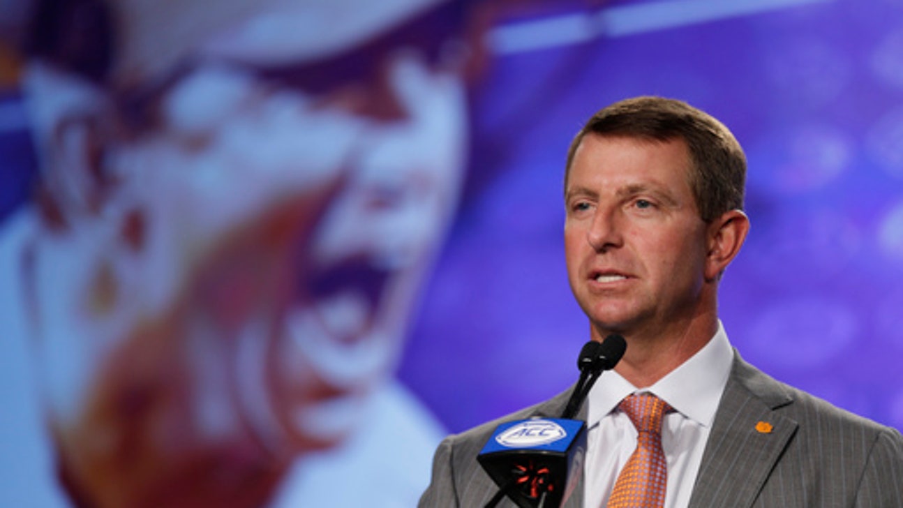 Clemson's Swinney gets raise to nearly $7 million a year