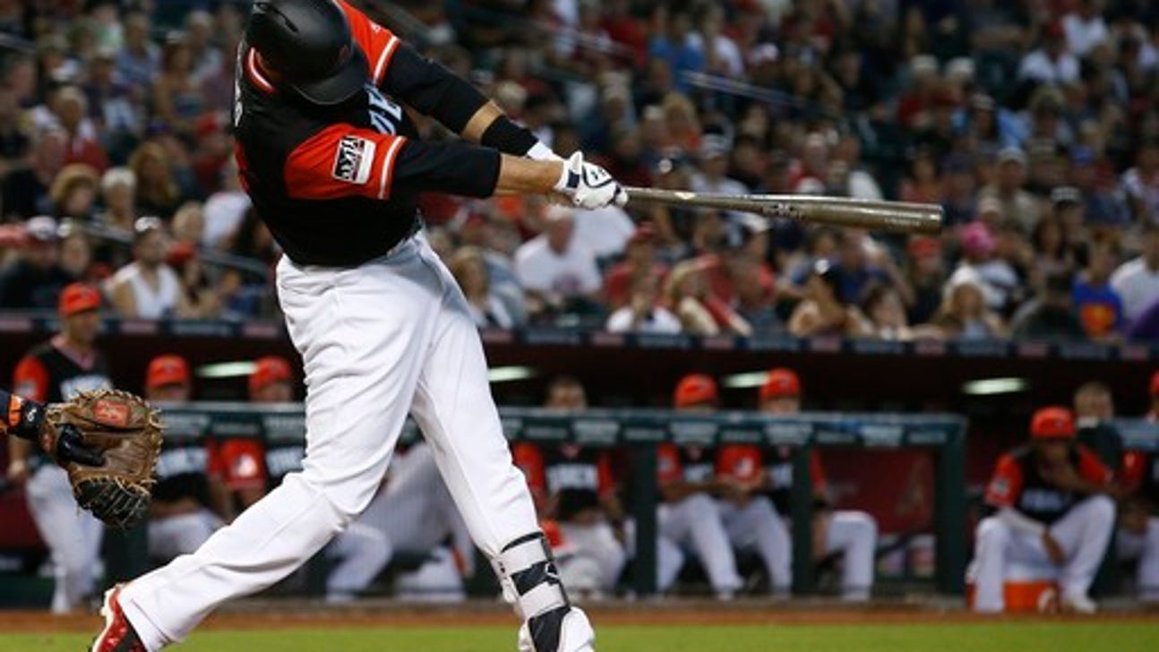 Corbin solid, Martinez has 2 HRs and Dbacks beat Giants 11-0 (Aug 27, 2017)