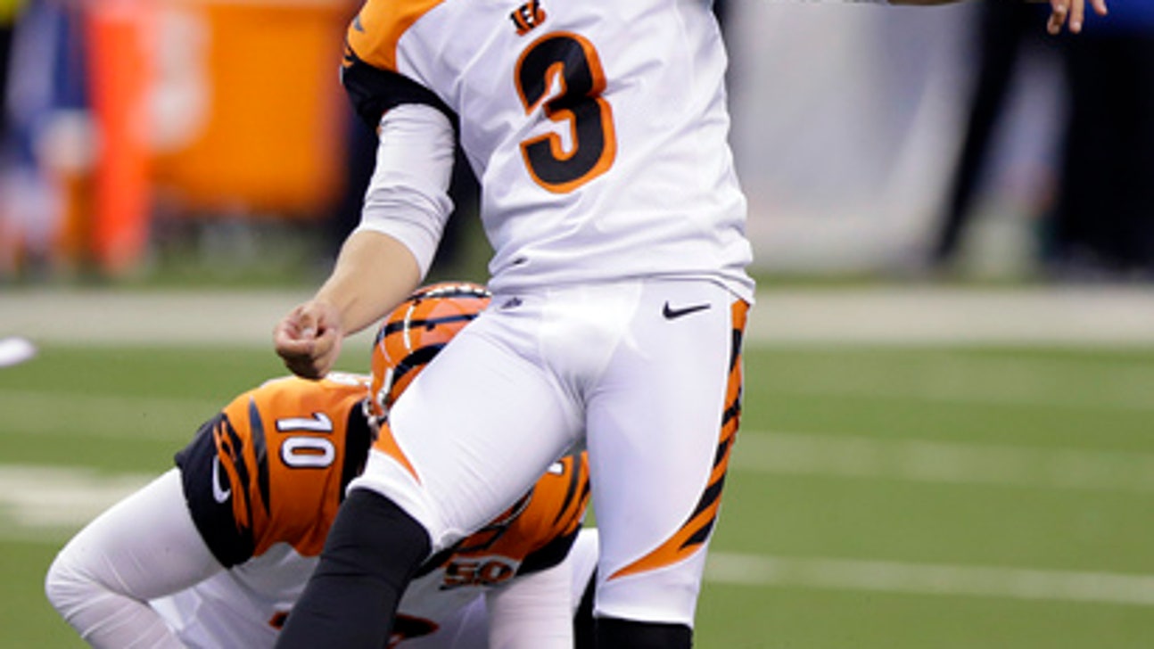 Bengals sign Jake Elliott to practice squad, carry 2 kickers