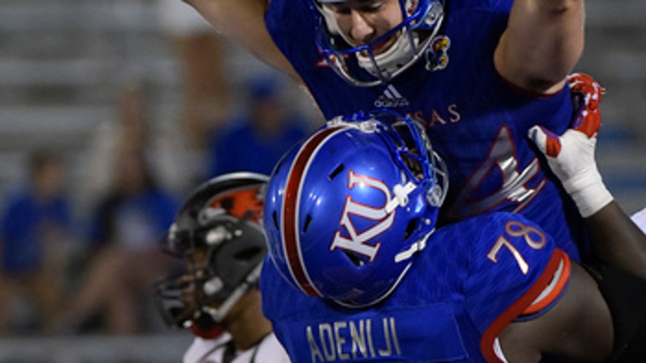 Bender leads Jayhawks over Southeast Missouri State, 38-16 (Sep 02, 2017)