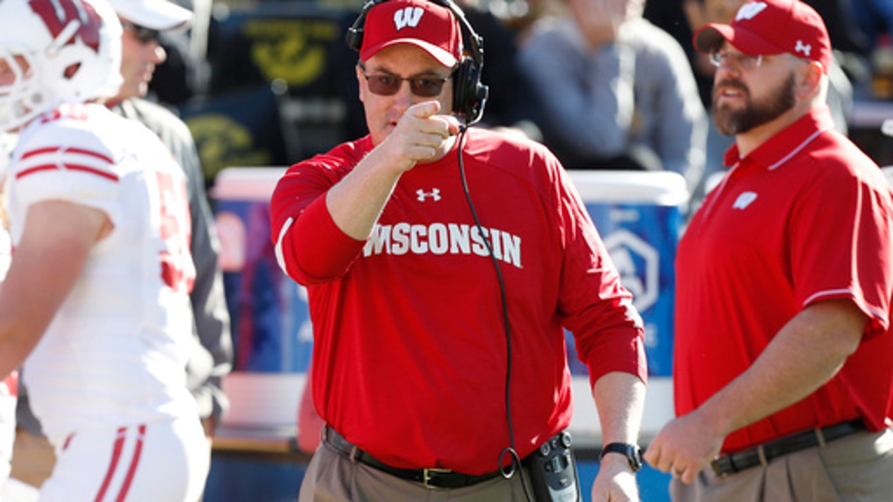No. 9 Wisconsin extends helping hand to Florida Atlantic