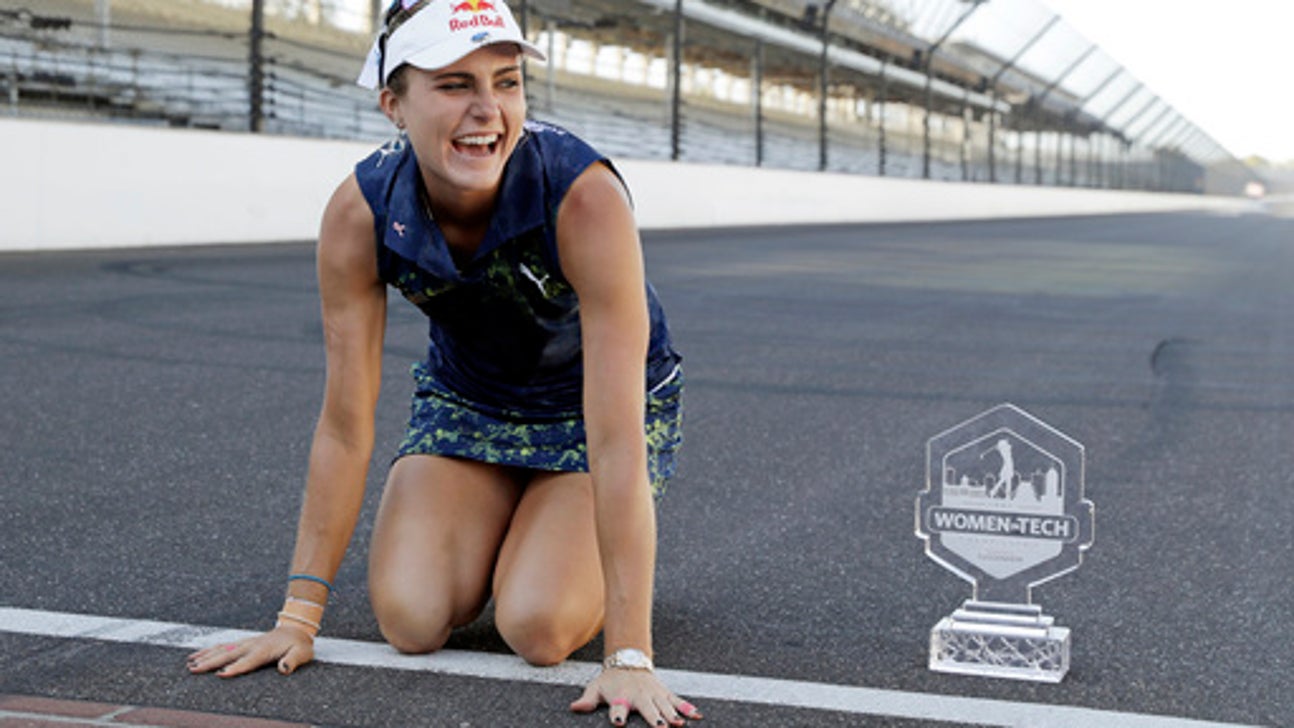 Lexi Thompson seals Indy win with traditional kiss of bricks (Sep 9, 2017)