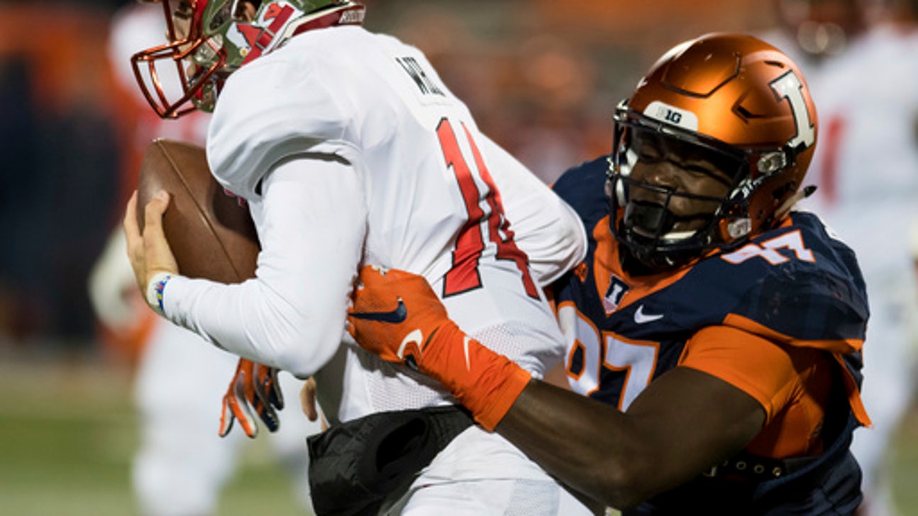 Illinois defense, Epstein smother Western Kentucky, 20-7 (Sep 09, 2017)
