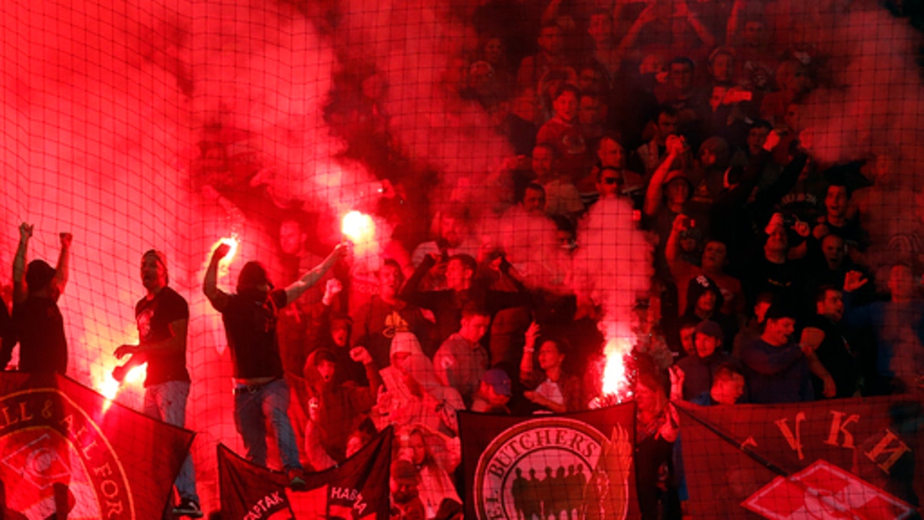 Flare endangers referee as Maribor, Spartak draw 1-1