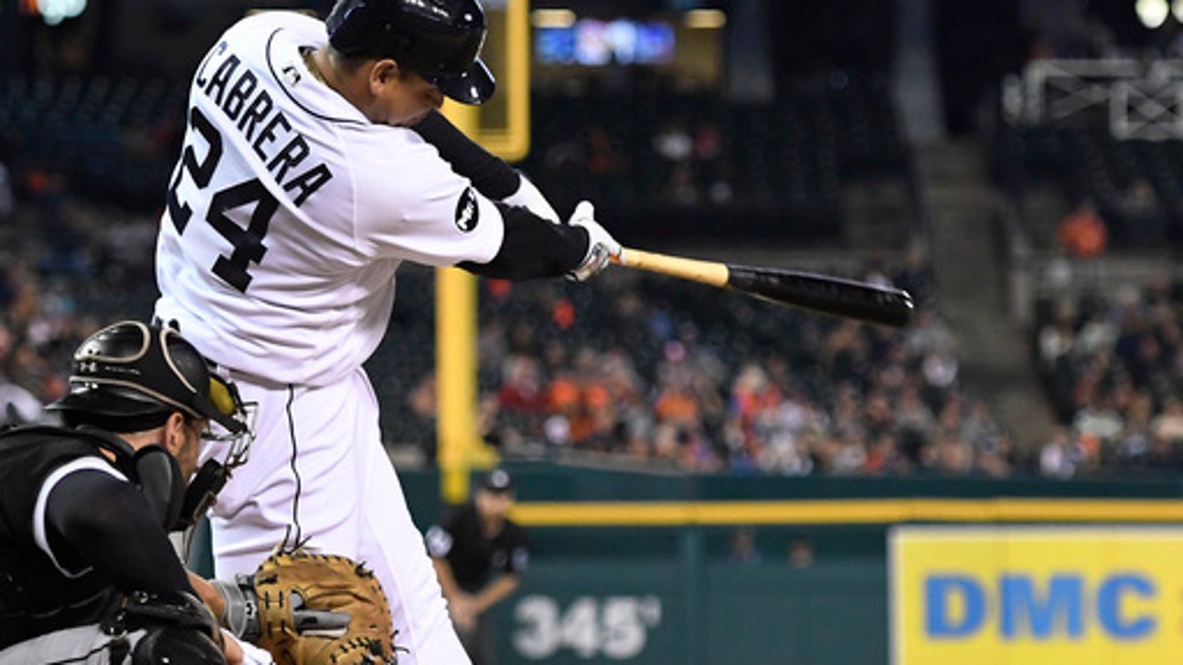 Detroit's Miguel Cabrera leaves game with back tightness