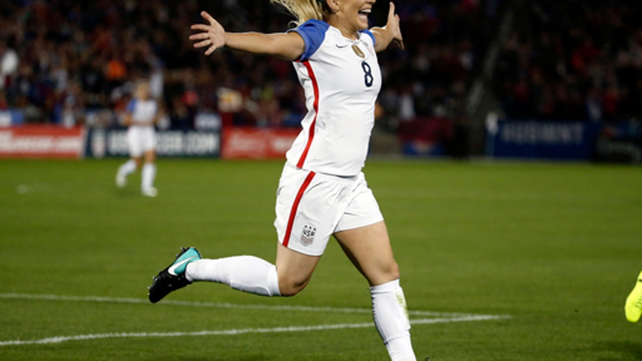 Ertz scores twice in 8-minute span, US tops New Zealand 3-1