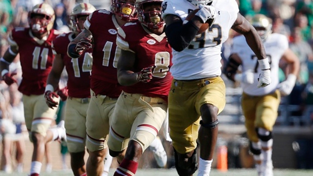 Wimbush runs (207 yards, 4 TDs) Notre Dame past BC 49-20 (Sep 16, 2017)