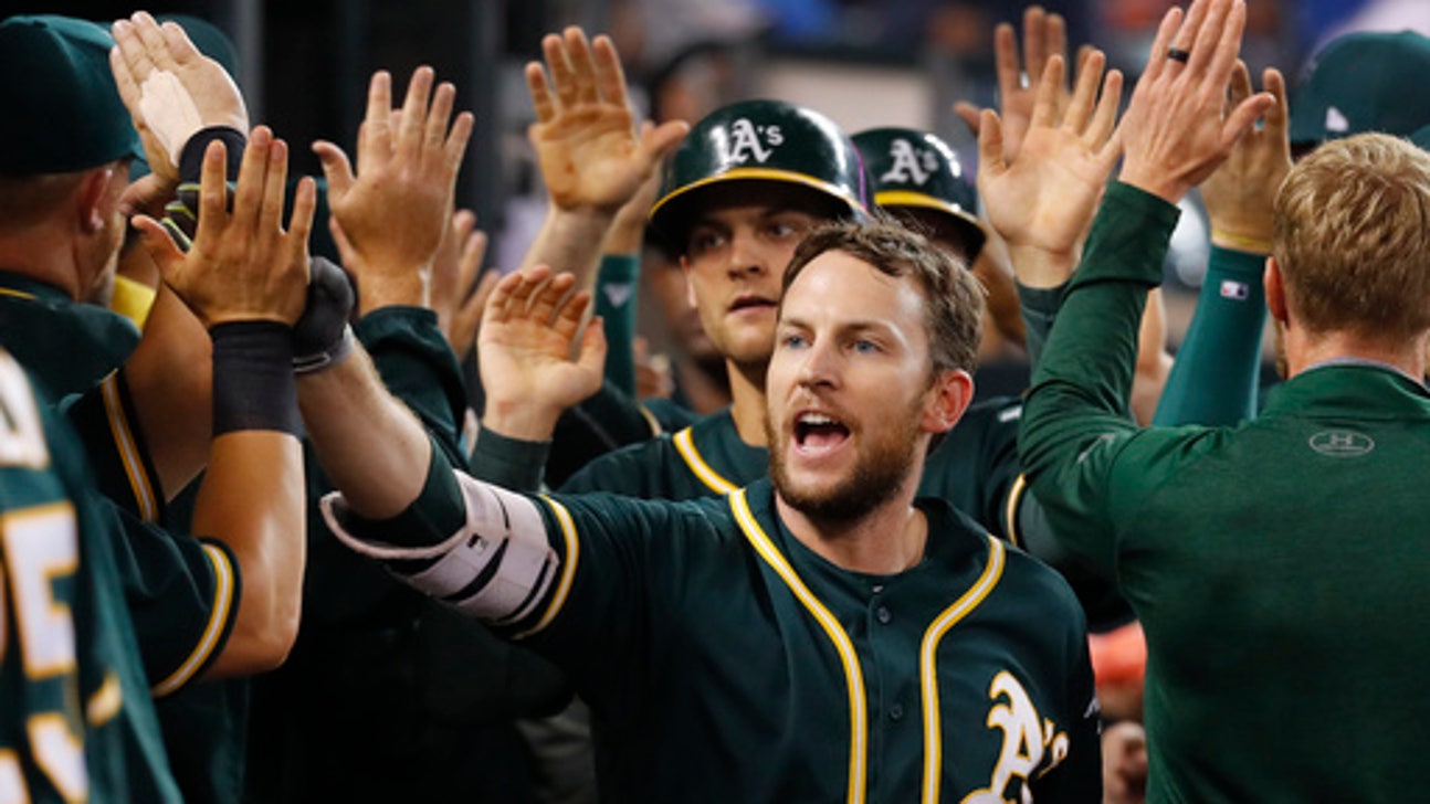 Lowrie's slam helps A's rally from 4 down, beat Tigers 9-8 (Sep 19, 2017)