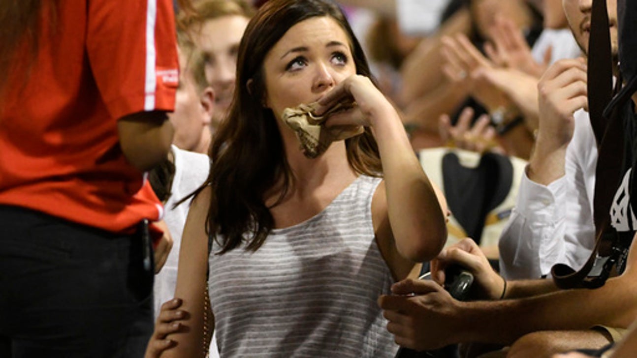 Fan at White Sox-Royals game struck in mouth by foul ball