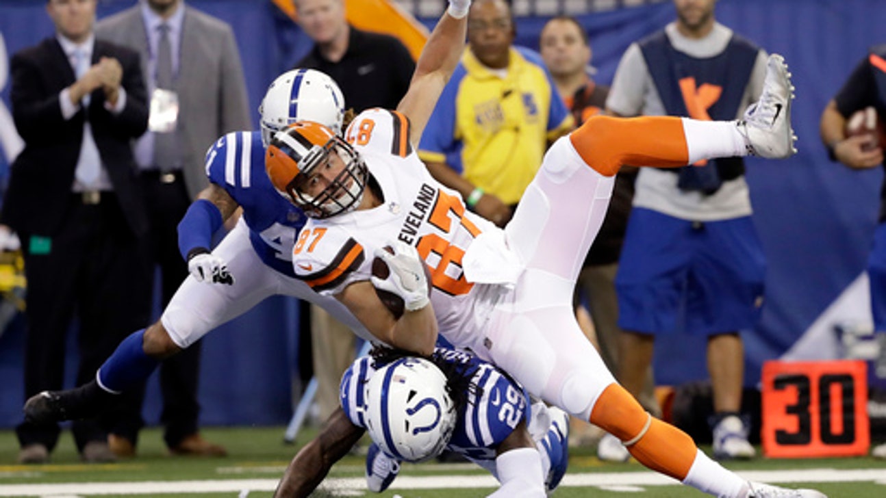 Browns' late rally falls short again in 31-28 loss at Indy