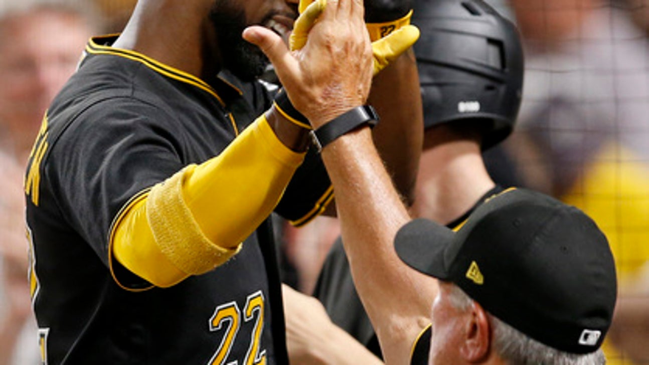 McCutchen's 1st grand slam powers Pirates over Orioles 10-1 (Sep 26, 2017)