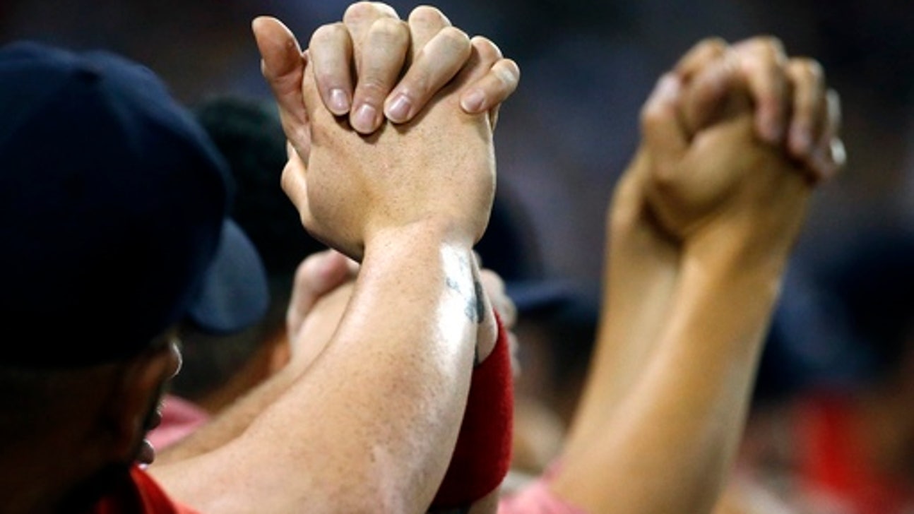 Sale gives up 4 HRs in playoff tuneup, Jays beat Red Sox (Sep 26, 2017)