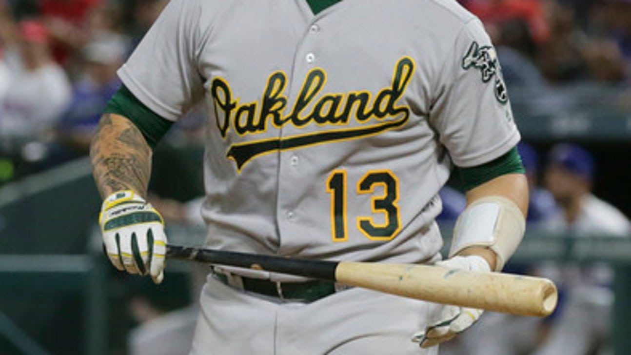 Police: Maxwell showed signs of intoxication during arrest