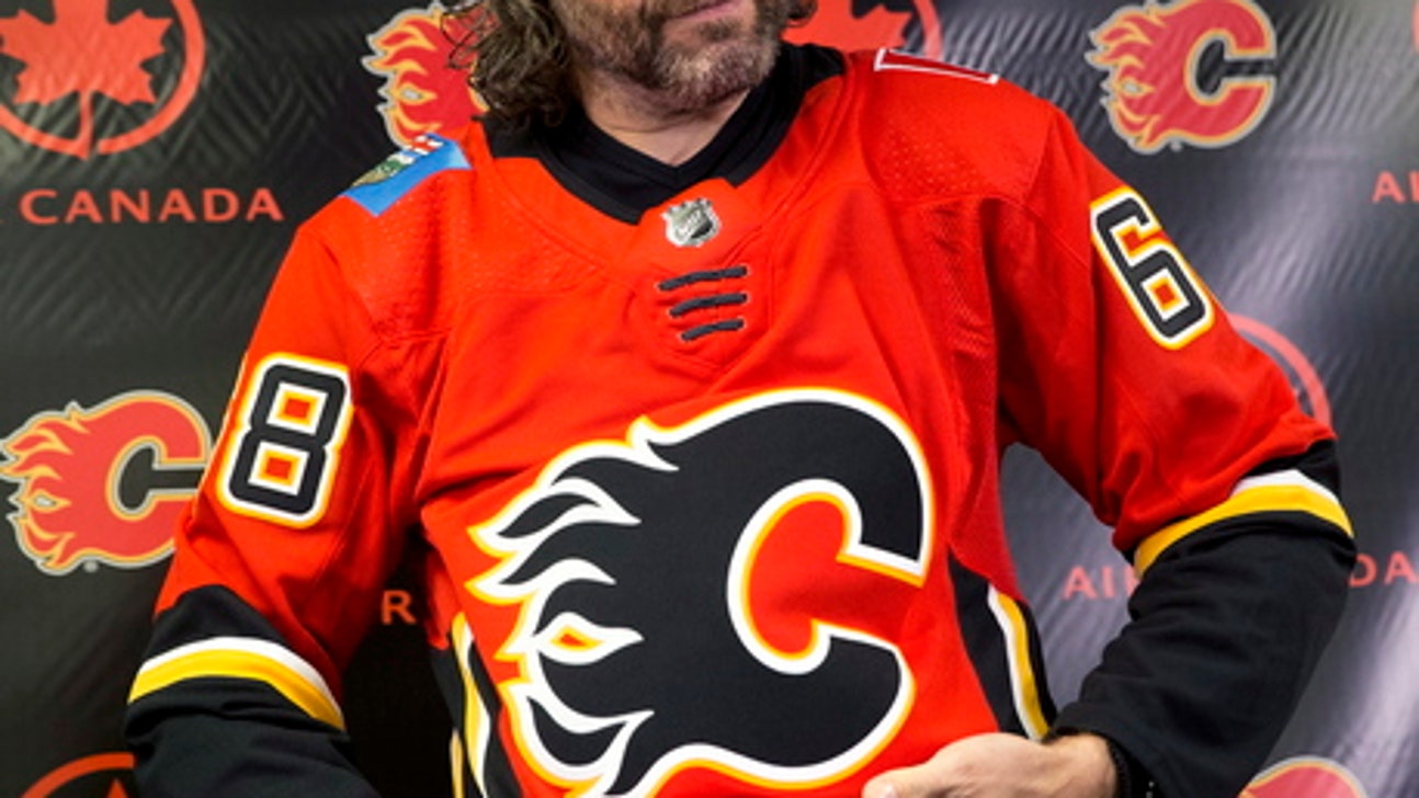 Jaromir Jagr battles rust, fatigue in first Flames skate