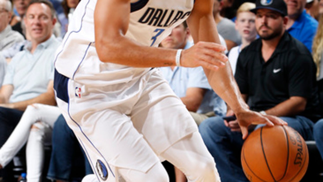 AP source: Mavs’ Seth Curry set for season-ending surgery