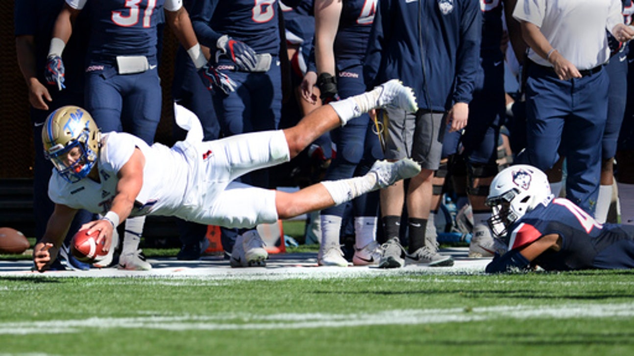 Shirreffs throws for 372 yards, UConn holds off Tulsa 20-14 (Oct 21, 2017)