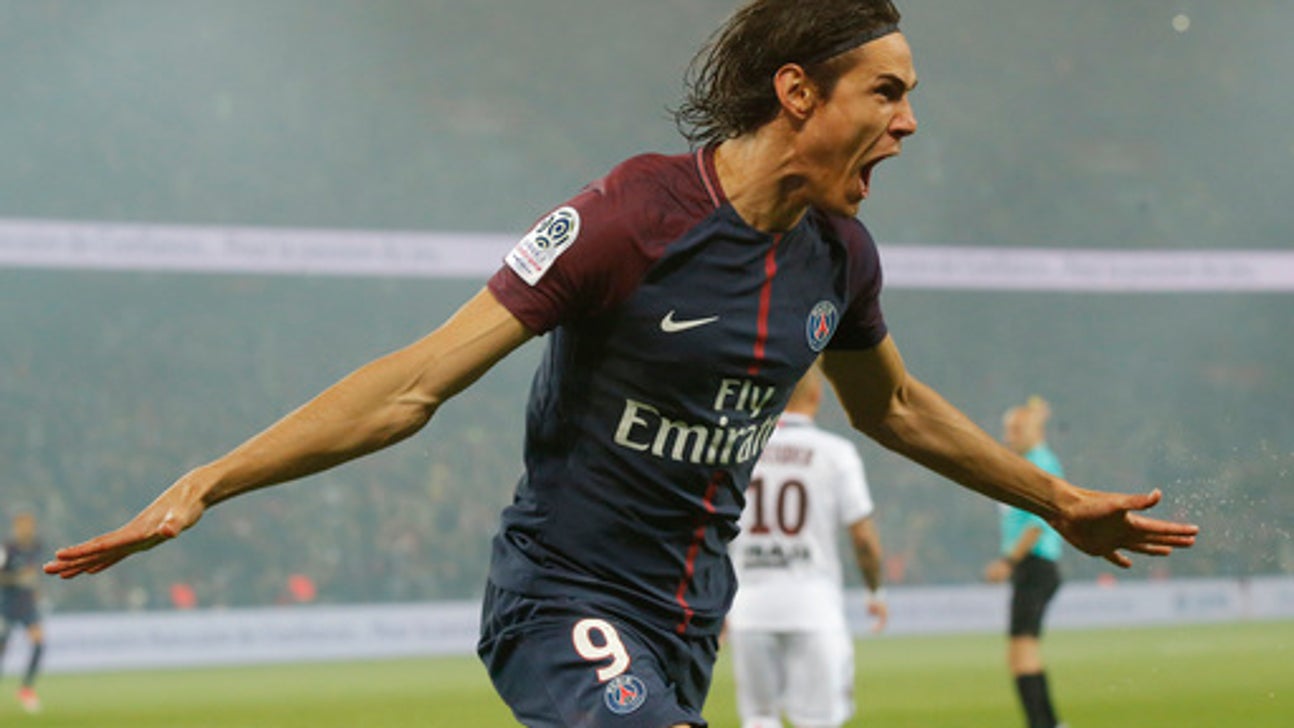Cavani scores 2 as leader PSG coasts to 3-0 win against Nice