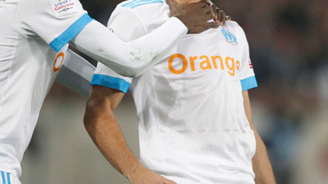 Fekir scores 2 as Lyon beats Metz 2-0 to move into 3rd place