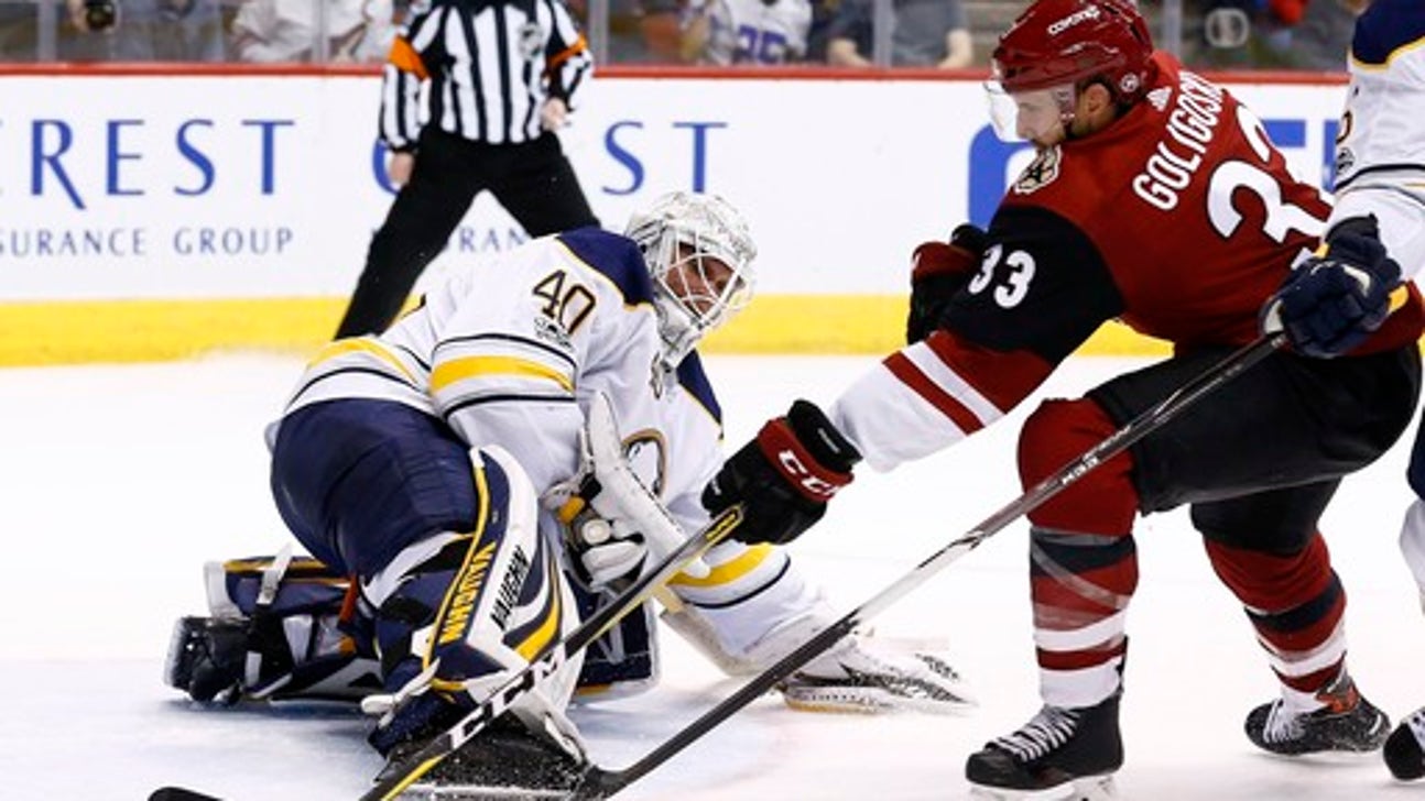 Pouliot scores twice, Sabres beat Coyotes 5-4 (Nov 02, 2017)
