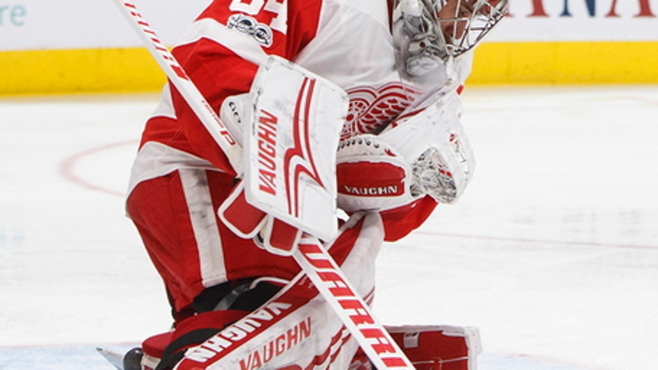 Petr Mrazek makes 36 saves, Red Wings beat Oilers 4-0 (Nov 05, 2017)