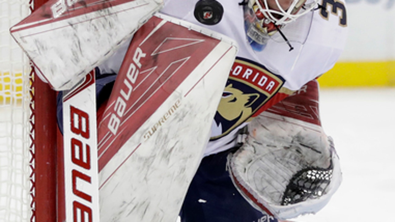 Schneider makes 32 saves as Devils top Panthers 2-1 (Nov 11, 2017)