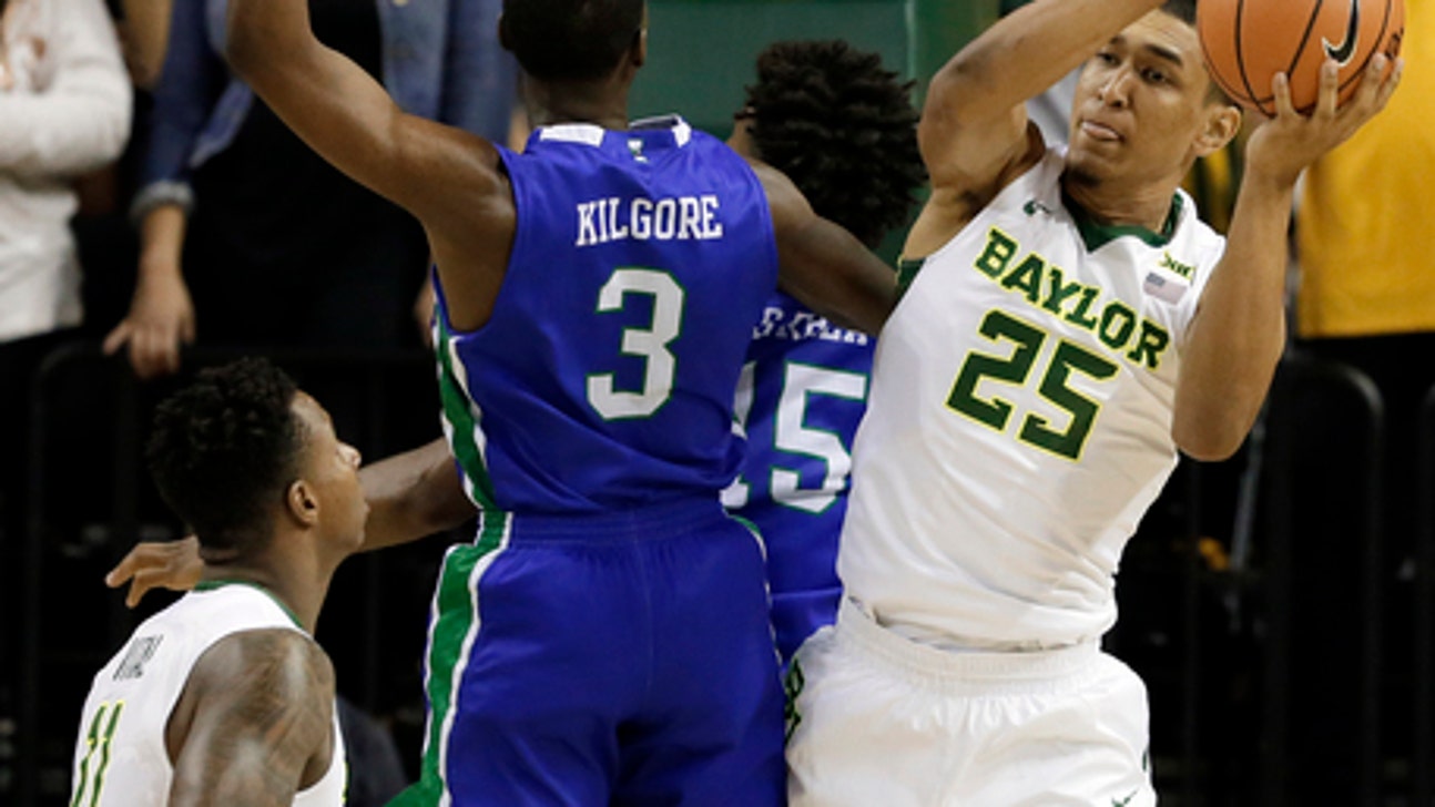 Lecomte 23 points for No. 25 Baylor in 70-46 win over A&M-CC (Nov 13, 2017)