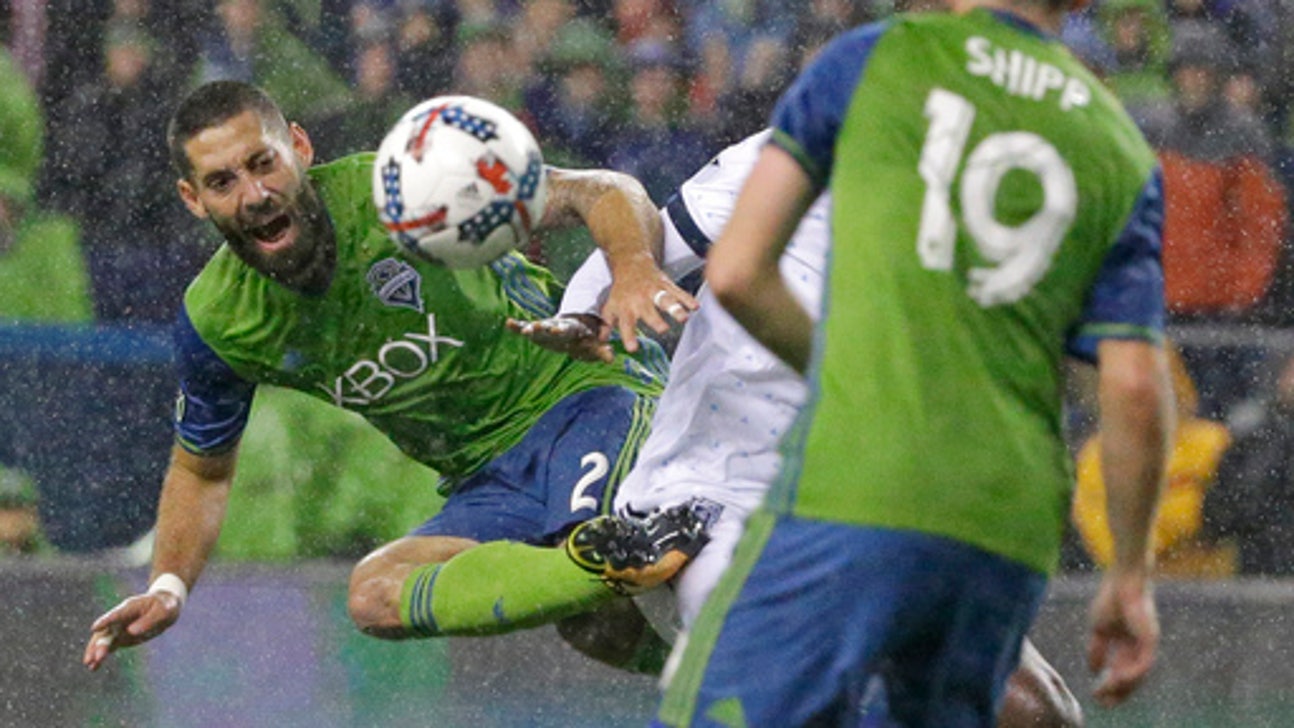 Sounders' Clint Dempsey wins MLS Comeback Player