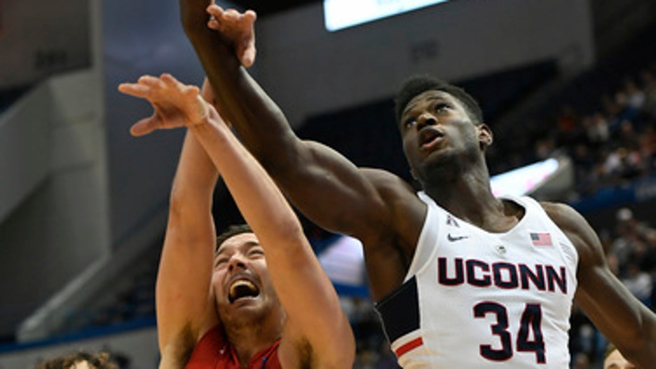 Vital's career night leads UConn to 85-66 win over Boston U (Nov 19, 2017)