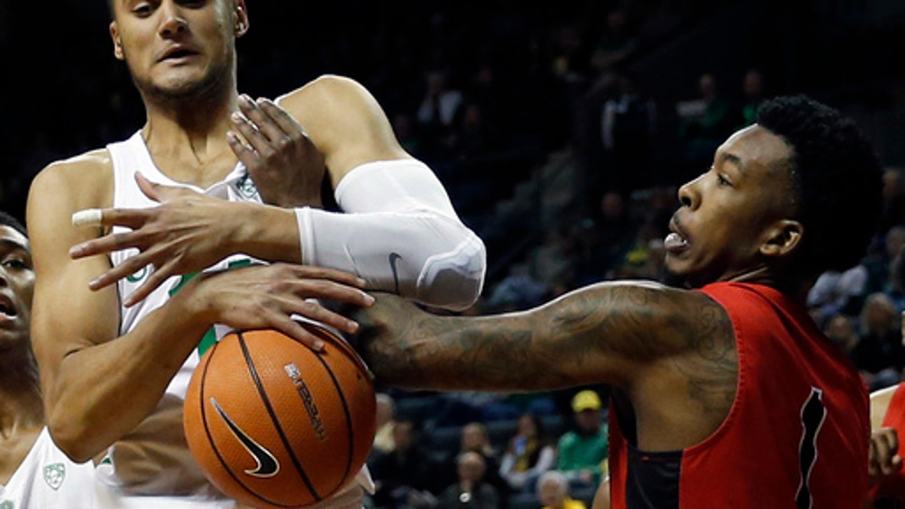 Pritchard with career-high 20, Oregon rolls past Ball State (Nov 19, 2017)