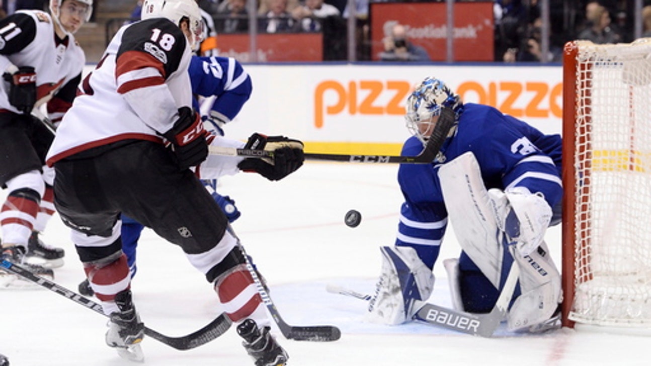 Coyotes win 4-1, stop Maple Leafs' win streak at 6 games (Nov 20, 2017)