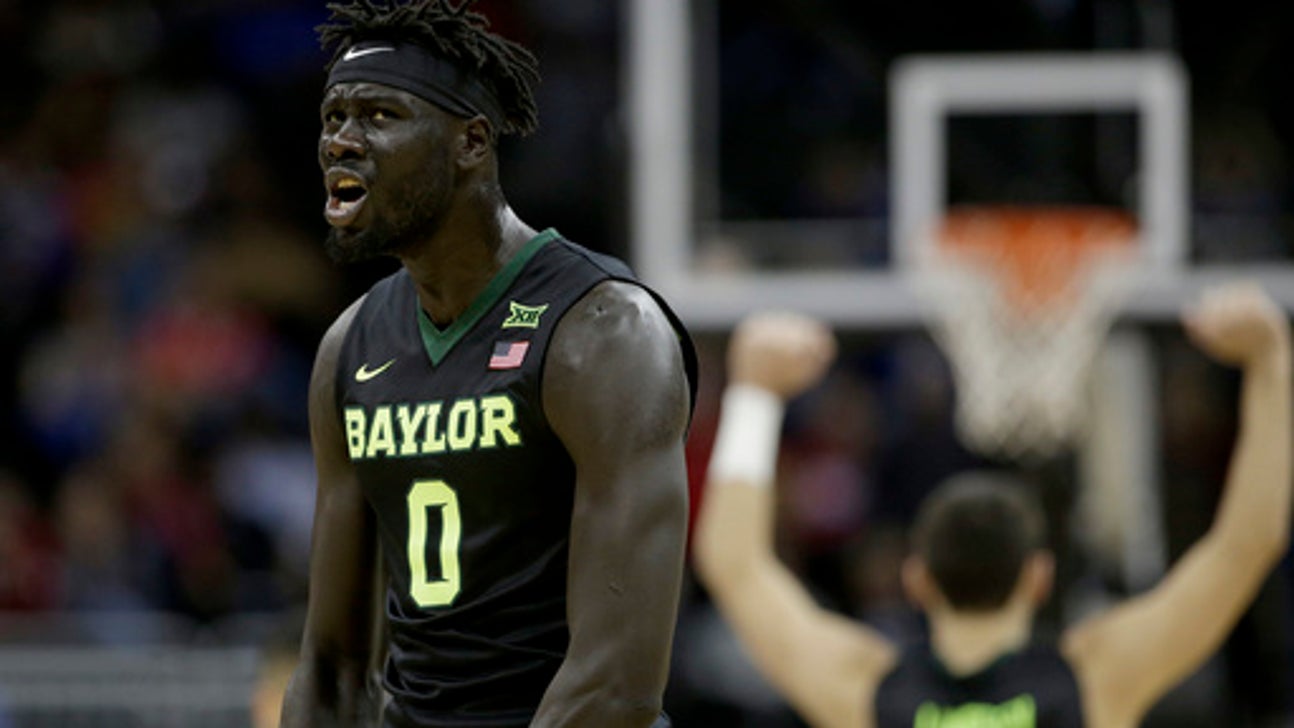 No. 22 Baylor blows most of big lead, beats Wisconsin 70-65 (Nov 20, 2017)