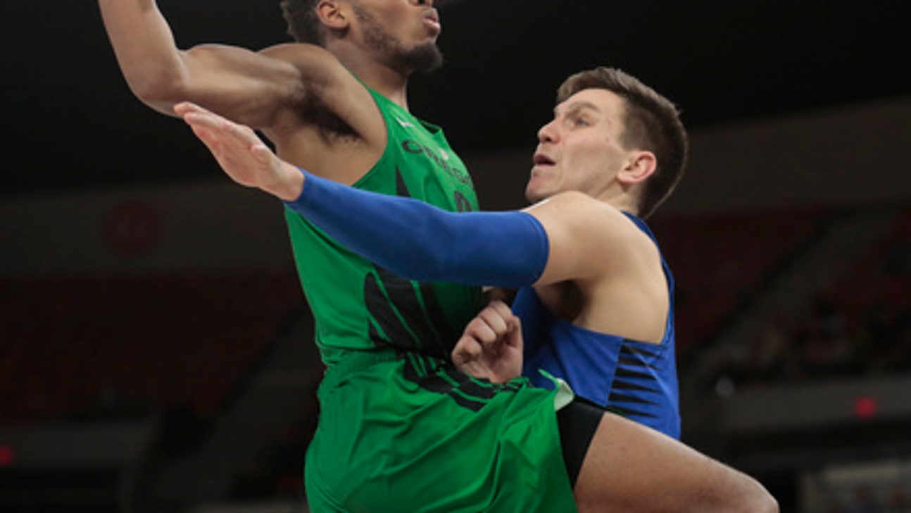 Pritchard scores 29 as Oregon outlasts DePaul 89-79 in OT (Nov 24, 2017)