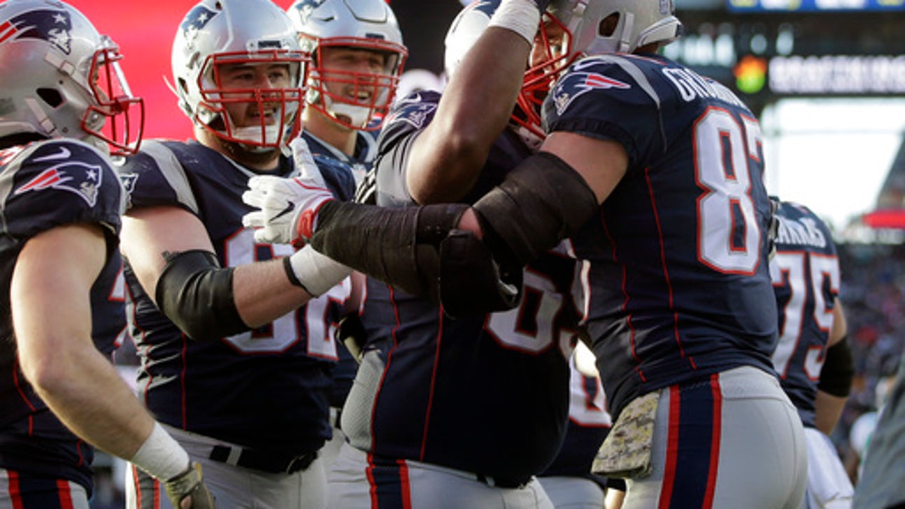 Patriots dominate Dolphins, finding groove late in season