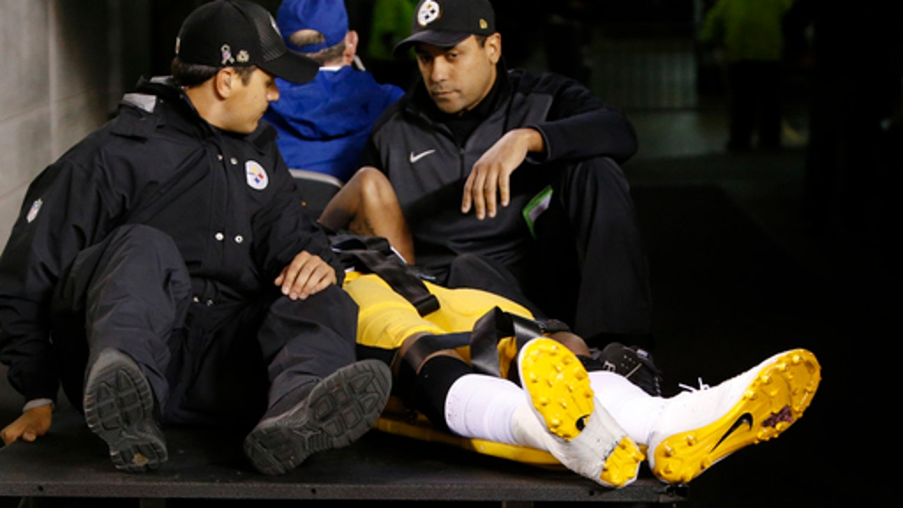 Injured Steelers LB Ryan Shazier attends practice