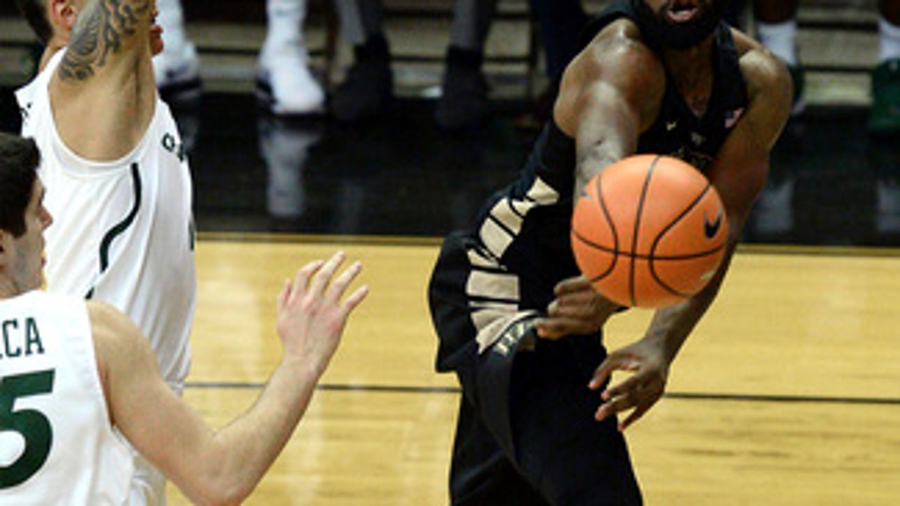 Crawford, Woods help Deacons roll past Charlotte 49ers 80-57 (Dec 05, 2017)