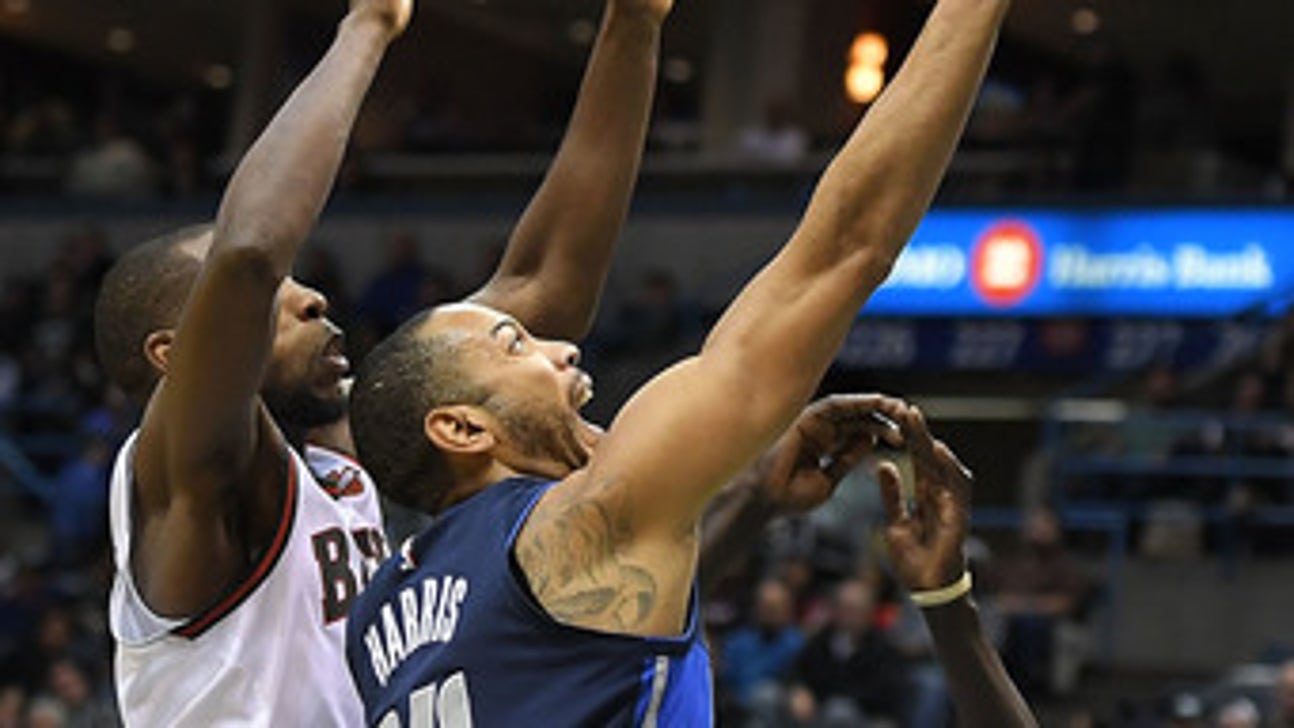 Middleton's clutch shooting lifts Bucks over Mavs 109-102 (Dec 08, 2017)