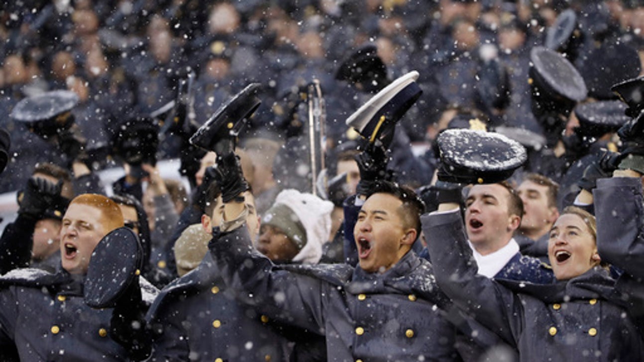 Field goal try wide on final play, Army holds off Navy 14-13 (Dec 09, 2017)