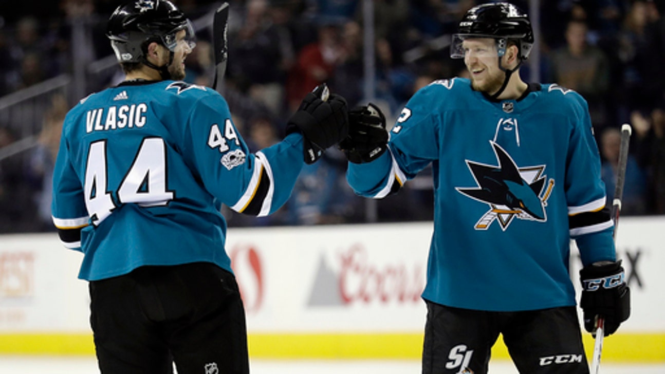 Couture leads Sharks past slumping Senators 5-0 (Dec 09, 2017)