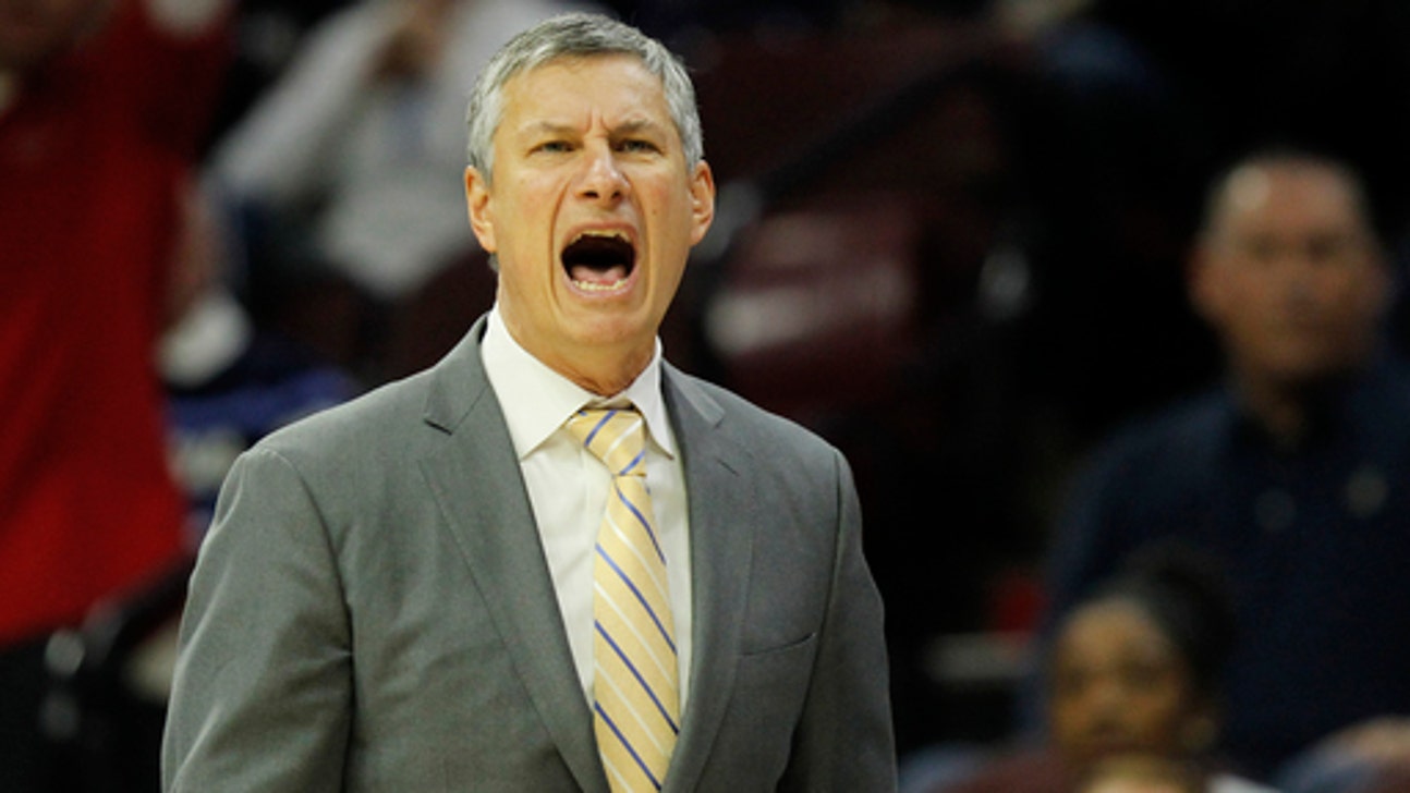 DiVincenzo, Booth rally No. 4 Villanova past La Salle 77-68 (Dec 10, 2017)